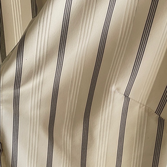 Express button down - Picture 3 of 3